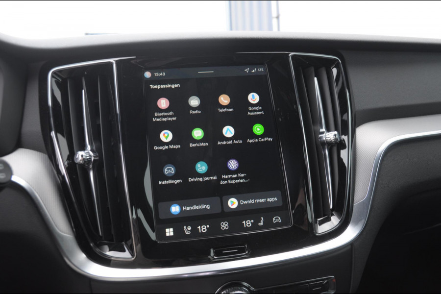 Volvo V60 T6 350PK Automaat AWD Plus Dark / Adaptive cruise control / Elektrische stoelen / Harman Kardon audio / Trekhaak / Pilot assist / BLIS / Stoel en stuur verwarming / Elektrische achterklep / Parkeersensoren met 360 camera / Google infotainment