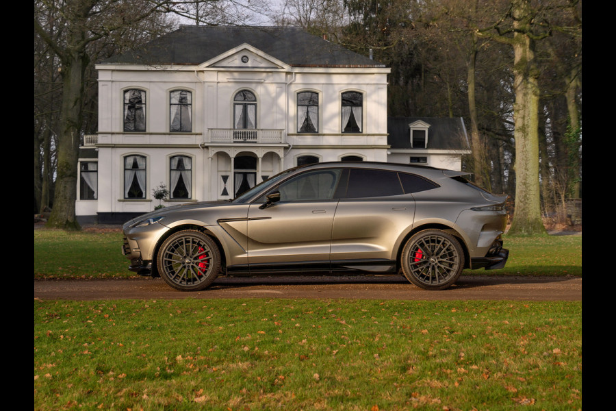 Aston Martin DBX 707 4.0 V8 | Facelift | Sports Plus Seats | Luchtvering | Stoelventilatie | Carbon! | Pano-dak