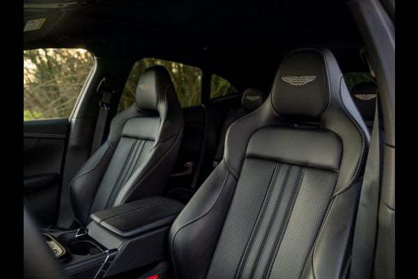 Aston Martin DBX 707 4.0 V8 | Facelift | Sports Plus Seats | Luchtvering | Stoelventilatie | Carbon! | Pano-dak