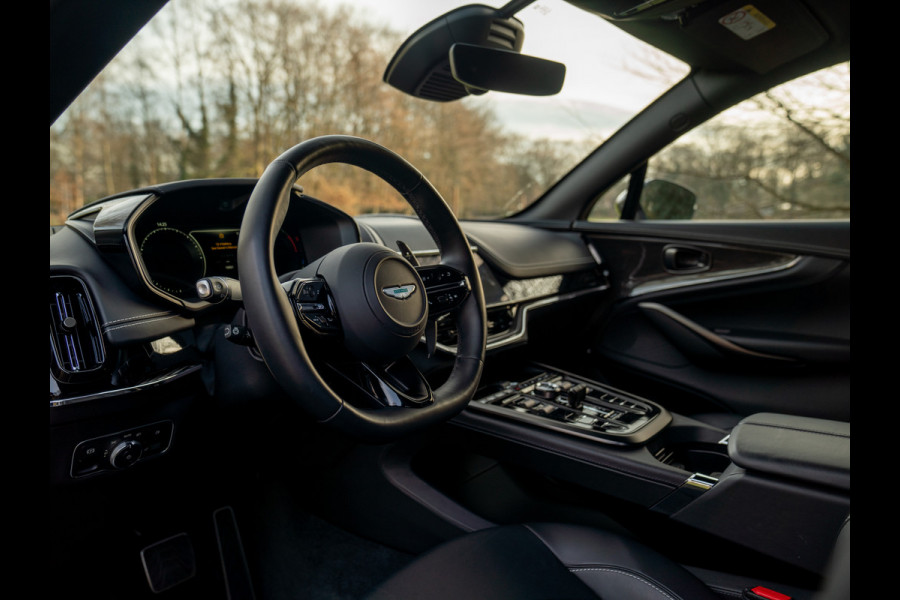 Aston Martin DBX 707 4.0 V8 | Facelift | Sports Plus Seats | Luchtvering | Stoelventilatie | Carbon! | Pano-dak