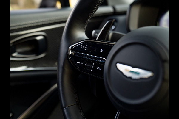 Aston Martin DBX 707 4.0 V8 | Facelift | Sports Plus Seats | Luchtvering | Stoelventilatie | Carbon! | Pano-dak