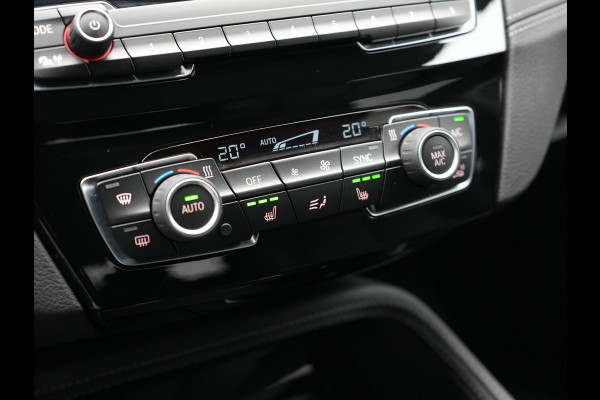 BMW X1 xDrive25e M Sport Plug In Hybrid 222pk Dealer O.H PHEV | Trekhaak Afneembaar | Cruise Control | Lederen Sportstoelen Verwarmd | Bluetooth | Sfeerverlichting | Sportstuur Leder | Navigatie | DAB | 18" LM |