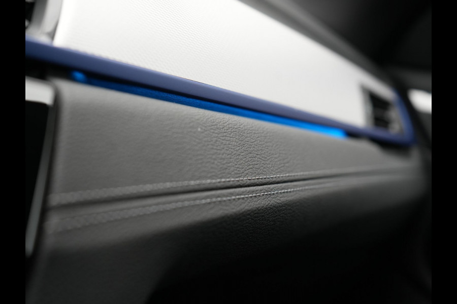 BMW X1 xDrive25e M Sport Plug In Hybrid 222pk Dealer O.H PHEV | Trekhaak Afneembaar | Cruise Control | Lederen Sportstoelen Verwarmd | Bluetooth | Sfeerverlichting | Sportstuur Leder | Navigatie | DAB | 18" LM |