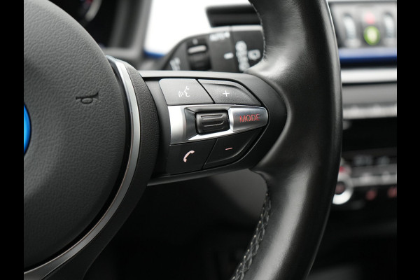 BMW X1 xDrive25e M Sport Plug In Hybrid 222pk Dealer O.H PHEV | Trekhaak Afneembaar | Cruise Control | Lederen Sportstoelen Verwarmd | Bluetooth | Sfeerverlichting | Sportstuur Leder | Navigatie | DAB | 18" LM |