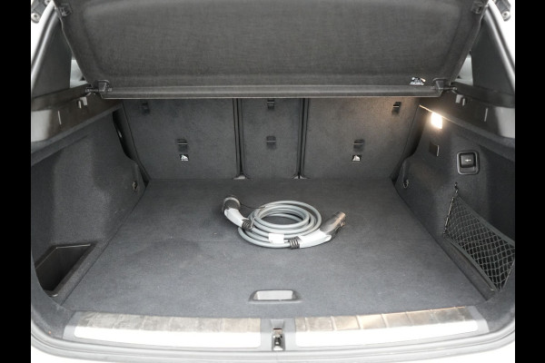 BMW X1 xDrive25e M Sport Plug In Hybrid 222pk Dealer O.H PHEV | Trekhaak Afneembaar | Cruise Control | Lederen Sportstoelen Verwarmd | Bluetooth | Sfeerverlichting | Sportstuur Leder | Navigatie | DAB | 18" LM |