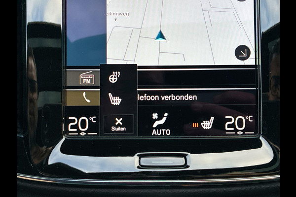 Volvo XC40 2.0 B3 R-Design | SkyRoof | Pilot Assist| Park Assist | 18" Lm-velgen | Two Tone Lak | Apple Carplay / Android Auto