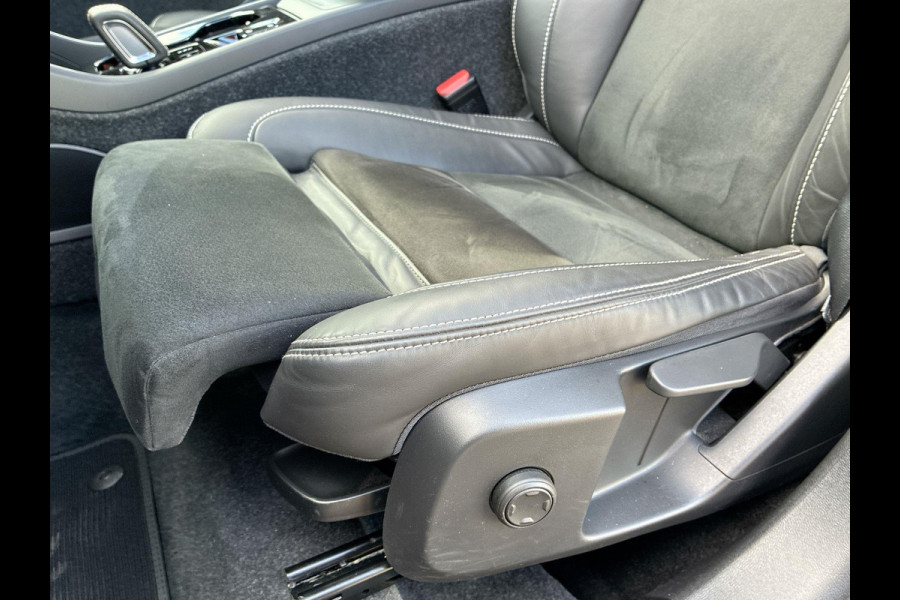 Volvo XC40 2.0 B3 R-Design | SkyRoof | Pilot Assist| Park Assist | 18" Lm-velgen | Two Tone Lak | Apple Carplay / Android Auto