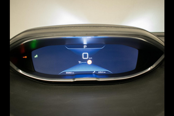 Peugeot 5008 1.2 PureTech Allure Sport (APPLE CARPLAY,NAVI,LED,CAMERA,360 VIEW,LEDER,GETINT,CRUISE,CLIMATE,SPORTSTOELEN,LM VELGEN)