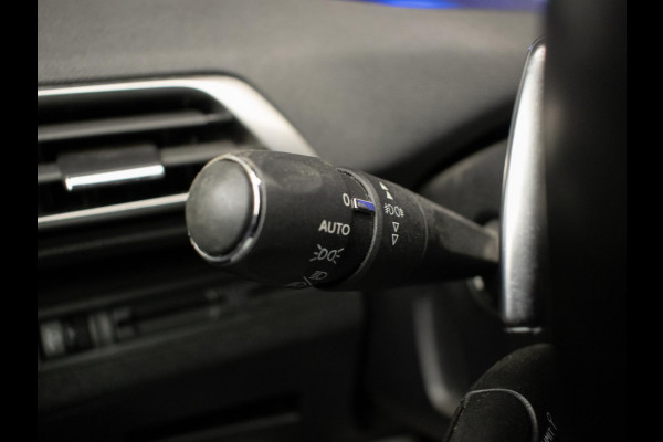 Peugeot 5008 1.2 PureTech Allure Sport (APPLE CARPLAY,NAVI,LED,CAMERA,360 VIEW,LEDER,GETINT,CRUISE,CLIMATE,SPORTSTOELEN,LM VELGEN)