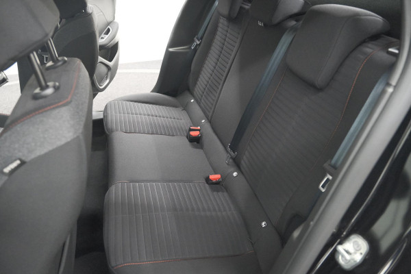 Peugeot 208 PureTech 100 EAT8 Active Pack | Parkeersensoren | Apple Carplay | Airco