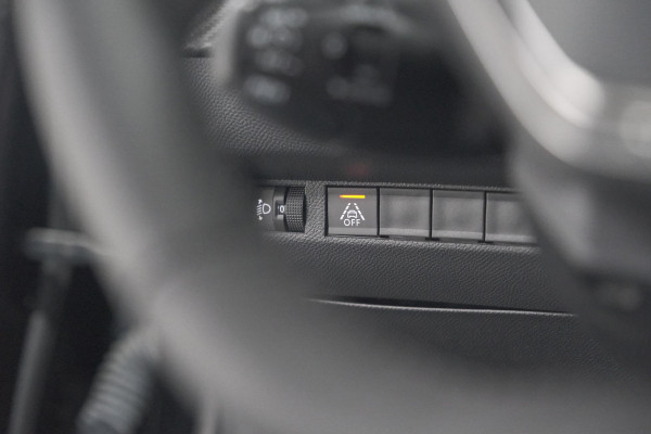 Peugeot 208 PureTech 100 EAT8 Active Pack | Parkeersensoren | Apple Carplay | Airco