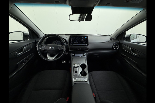 Hyundai Kona EV 64kWh Warmtepomp Adap.Cruise Navi Ecc Camera Pdc Trekhaak Krell®-Audio Apple Carplay Android Auto Comfort SOH 100% Lane Assist DAB Led Lmv 17" Regen-Lichtsensor Keyless 1e Eigenaar Origineel Nederlandse Auto