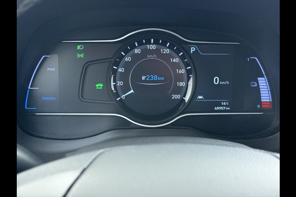 Hyundai Kona EV 64kWh Warmtepomp Adap.Cruise Navi Ecc Camera Pdc Trekhaak Krell®-Audio Apple Carplay Android Auto Comfort SOH 100% Lane Assist DAB Led Lmv 17" Regen-Lichtsensor Keyless 1e Eigenaar Origineel Nederlandse Auto