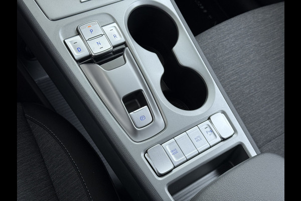 Hyundai Kona EV 64kWh Warmtepomp Adap.Cruise Navi Ecc Camera Pdc Trekhaak Krell®-Audio Apple Carplay Android Auto Comfort SOH 100% Lane Assist DAB Led Lmv 17" Regen-Lichtsensor Keyless 1e Eigenaar Origineel Nederlandse Auto