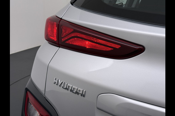 Hyundai Kona EV 64kWh Warmtepomp Adap.Cruise Navi Ecc Camera Pdc Trekhaak Krell®-Audio Apple Carplay Android Auto Comfort SOH 100% Lane Assist DAB Led Lmv 17" Regen-Lichtsensor Keyless 1e Eigenaar Origineel Nederlandse Auto