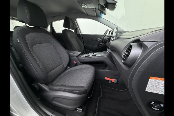 Hyundai Kona EV 64kWh Warmtepomp Adap.Cruise Navi Ecc Camera Pdc Trekhaak Krell®-Audio Apple Carplay Android Auto Comfort SOH 100% Lane Assist DAB Led Lmv 17" Regen-Lichtsensor Keyless 1e Eigenaar Origineel Nederlandse Auto