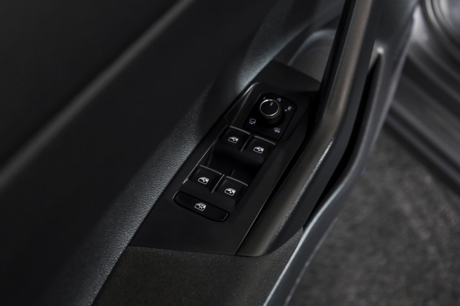 Volkswagen Taigo 1.0 TSI R-Line 116 PK - Automaat | Dig. Cockpit | Adapt. Cruise | Stoelverw. | PDC | Camera | App. Connect | ECC | DAB | LM 18" | 9195