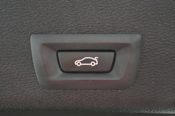 BMW X4 xDrive20i Centennial High Executive Leer, Camera, Cruise, Navigatie, Bluetooth, Elektrische Trekhaak, 21''