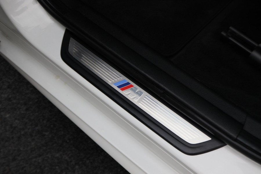 BMW X4 xDrive20i Centennial High Executive Leer, Camera, Cruise, Navigatie, Bluetooth, Elektrische Trekhaak, 21''