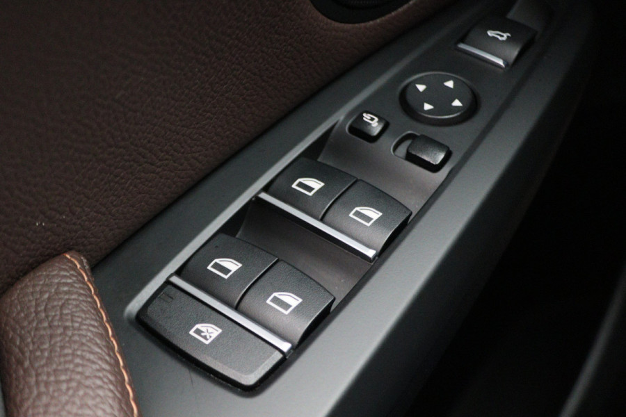 BMW X4 xDrive20i Centennial High Executive Leer, Camera, Cruise, Navigatie, Bluetooth, Elektrische Trekhaak, 21''