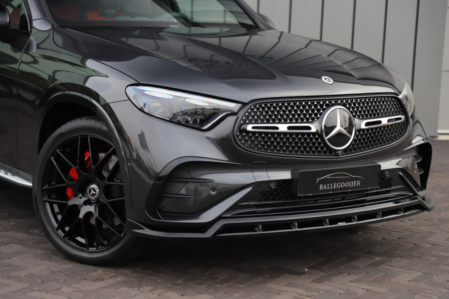 Mercedes-Benz GLC 300e AMG 4-Matic | 313PK | Achterasbesturing | Luchtvering | Head-up | Pano | Keyles-go | Sfeerverlichting | Distronic | Burmest