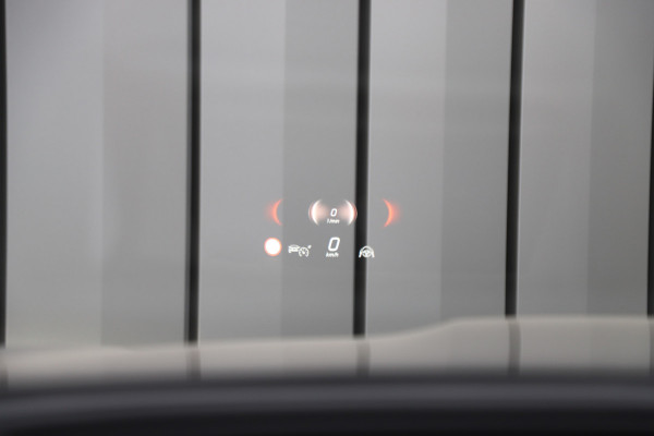 Mercedes-Benz GLC 300e AMG 4-Matic | 313PK | Achterasbesturing | Luchtvering | Head-up | Pano | Keyles-go | Sfeerverlichting | Distronic | Burmest