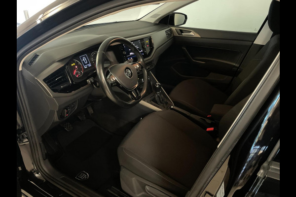 Volkswagen Polo 1.0 TSI Comfortline 95PK AIRCO NAVI CRUISE APPLE CARPLAY NIEUWE VELG LED MULTI STUUR PRIVACY GLAS ZEER NETTE AUTO