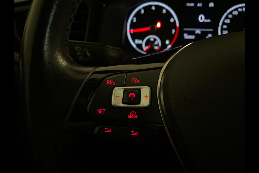 Volkswagen Polo 1.0 TSI Comfortline 95PK AIRCO NAVI CRUISE APPLE CARPLAY NIEUWE VELG LED MULTI STUUR PRIVACY GLAS ZEER NETTE AUTO