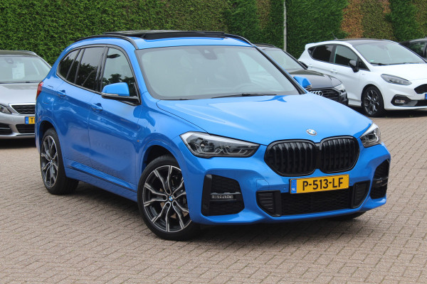 BMW X1 xDrive25e eDrive Ed. M Sport / Trekhaak / Panoramadak / Camera / Head-up / 19'' / Memory seats / Leder / Stuurverwarming / Navigatie / DAB / Stoelverwarming / Cruise Control