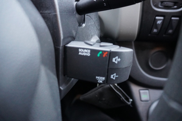 Renault Trafic dCi 126PK T27 L1H1 Comfort Energy nr. V054 | Airco | Cruise | Navi | Trekhaak | Imperiaal