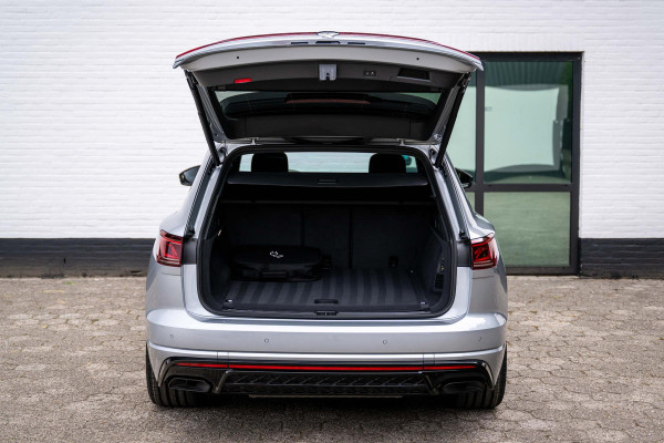 Volkswagen Touareg 3.0 TSI eHybrid R 4M Nightvision DynAudio Trekhaak