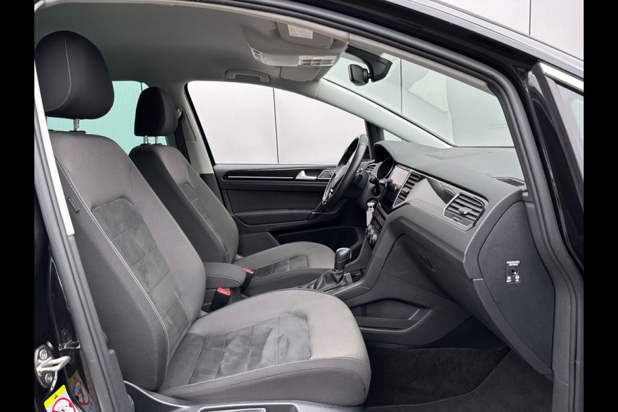 Volkswagen Golf Sportsvan 1.5 TSI ACT Highline Carplay / Trekhaak