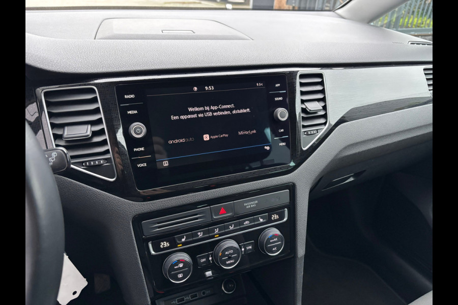 Volkswagen Golf Sportsvan 1.5 TSI ACT Highline Carplay / Trekhaak