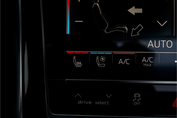 Audi Q8 4.0 TFSI RS Q8 Quattro Dynamic+ Keramisch Pano B&O Trekhaak Alcantara 23"