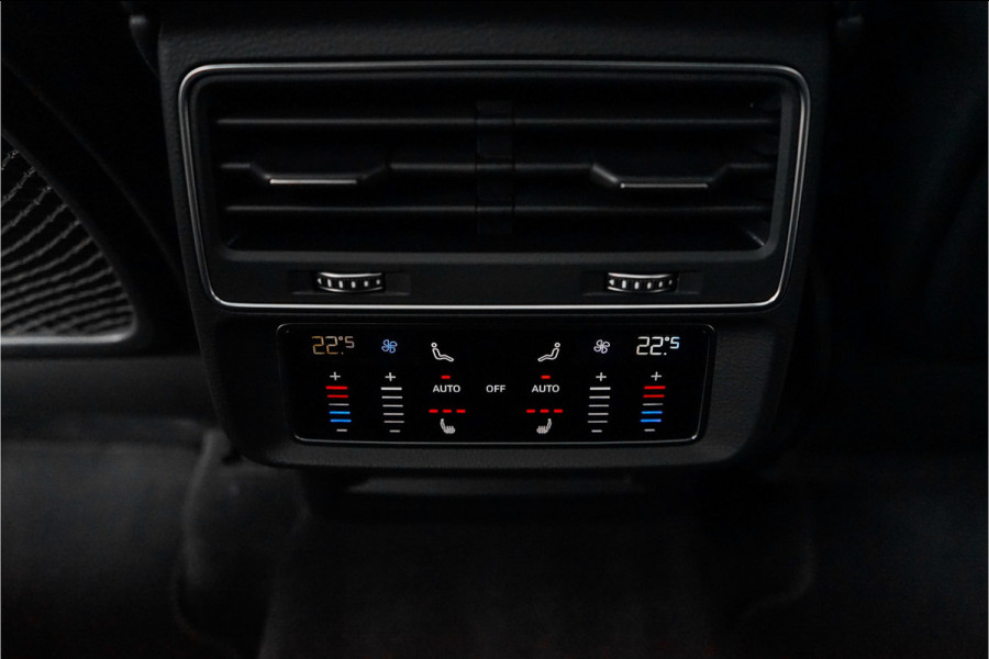 Audi Q8 4.0 TFSI RS Q8 Quattro Dynamic+ Keramisch Pano B&O Trekhaak Alcantara 23"