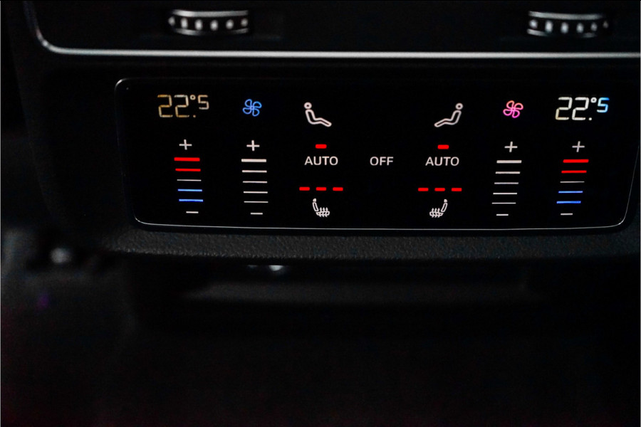 Audi Q8 4.0 TFSI RS Q8 Quattro Dynamic+ Keramisch Pano B&O Trekhaak Alcantara 23"