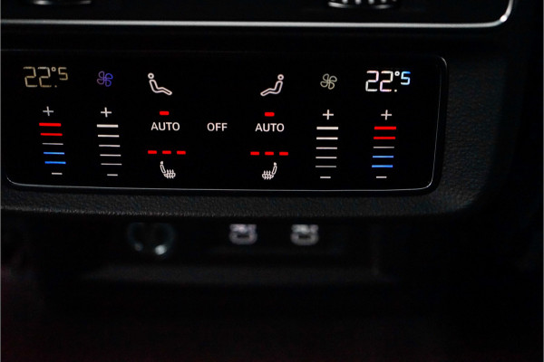 Audi Q8 4.0 TFSI RS Q8 Quattro Dynamic+ Keramisch Pano B&O Trekhaak Alcantara 23"