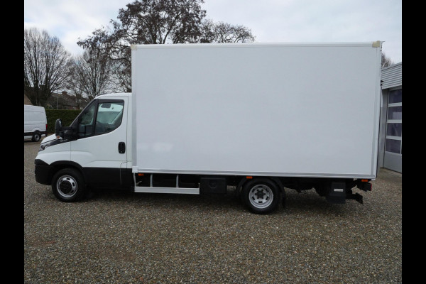 Iveco Daily 35C14 2.3 140PK, Airco, Dubbel lucht, Laadbak: L*B*H = 424*211*220 / Lading vastzetrail op 110 cm, Zijdeur rechtsachter, Laadklep Anteo 800 KG, Plateau van 160 cm, Met afstandsbediening en rolstops
