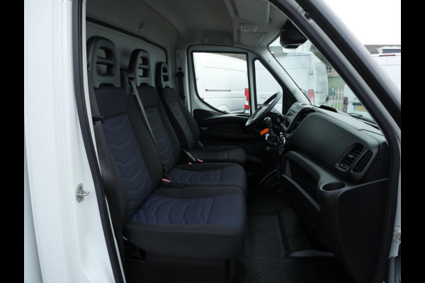Iveco Daily 35C14 2.3 140PK, Airco, Dubbel lucht, Laadbak: L*B*H = 424*211*220 / Lading vastzetrail op 110 cm, Zijdeur rechtsachter, Laadklep Anteo 800 KG, Plateau van 160 cm, Met afstandsbediening en rolstops