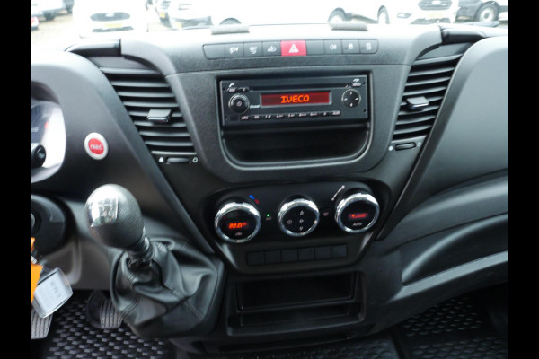 Iveco Daily 35C14 2.3 140PK, Airco, Dubbel lucht, Laadbak: L*B*H = 424*211*220 / Lading vastzetrail op 110 cm, Zijdeur rechtsachter, Laadklep Anteo 800 KG, Plateau van 160 cm, Met afstandsbediening en rolstops