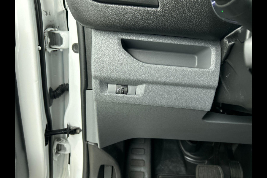 Opel Vivaro 2.0 145 pk L3H1 Edition Automaat Navigatie Cruise control Camera Airco Trekhaak
