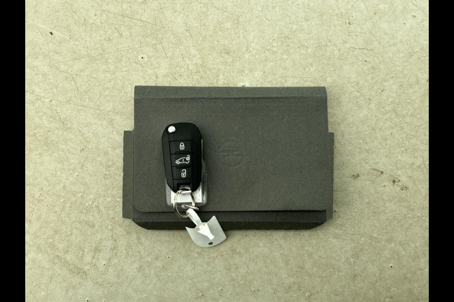 Opel Vivaro 2.0 145 pk L3H1 Edition Automaat Navigatie Cruise control Camera Airco Trekhaak