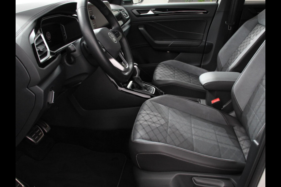 Volkswagen T-Roc 1.5 TSI R-Line+ Climate control | Adaptieve cruise control | LED | Navigatie | Achteruitrijcamera | Parkeersensoren | Apple Carplay/ Android Auto | Radio
