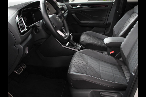 Volkswagen T-Roc 1.5 TSI R-Line+ Climate control | Adaptieve cruise control | LED | Navigatie | Achteruitrijcamera | Parkeersensoren | Apple Carplay/ Android Auto | Radio