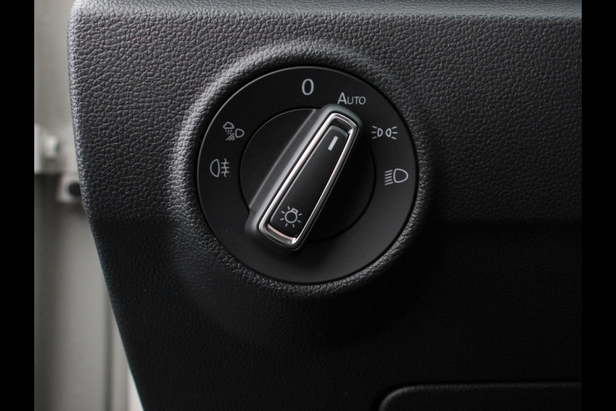 Volkswagen T-Roc 1.5 TSI R-Line+ Climate control | Adaptieve cruise control | LED | Navigatie | Achteruitrijcamera | Parkeersensoren | Apple Carplay/ Android Auto | Radio