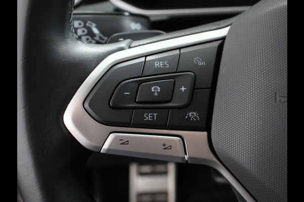 Volkswagen T-Roc 1.5 TSI R-Line+ Climate control | Adaptieve cruise control | LED | Navigatie | Achteruitrijcamera | Parkeersensoren | Apple Carplay/ Android Auto | Radio