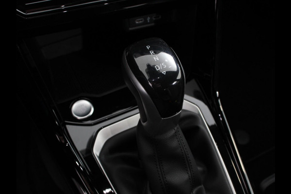 Volkswagen T-Roc 1.5 TSI R-Line+ Climate control | Adaptieve cruise control | LED | Navigatie | Achteruitrijcamera | Parkeersensoren | Apple Carplay/ Android Auto | Radio