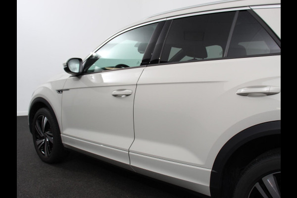 Volkswagen T-Roc 1.5 TSI R-Line+ Climate control | Adaptieve cruise control | LED | Navigatie | Achteruitrijcamera | Parkeersensoren | Apple Carplay/ Android Auto | Radio