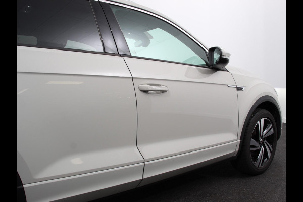 Volkswagen T-Roc 1.5 TSI R-Line+ Climate control | Adaptieve cruise control | LED | Navigatie | Achteruitrijcamera | Parkeersensoren | Apple Carplay/ Android Auto | Radio