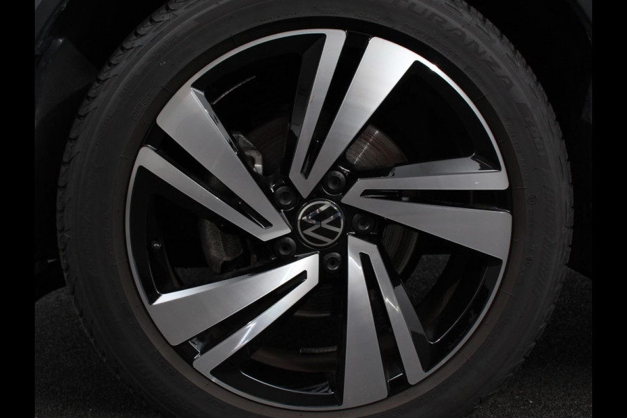 Volkswagen T-Roc 1.5 TSI R-Line+ Climate control | Adaptieve cruise control | LED | Navigatie | Achteruitrijcamera | Parkeersensoren | Apple Carplay/ Android Auto | Radio